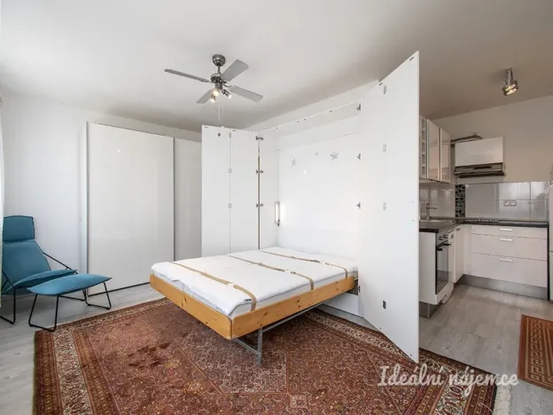 Pronájem bytu 1+kk, Praha - Řepy, Vondroušova, 35 m2