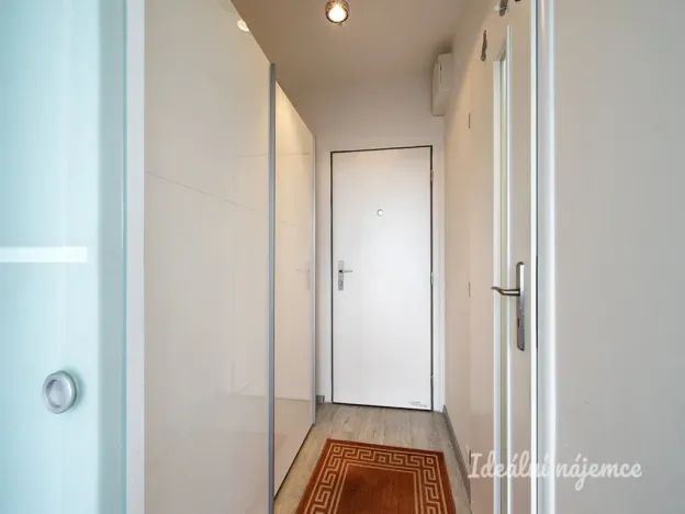 Pronájem bytu 1+kk, Praha - Řepy, Vondroušova, 35 m2