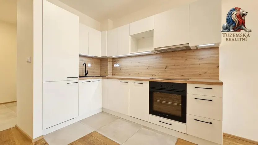Prodej bytu 1+kk, Bystřice nad Pernštejnem, Masarykovo náměstí, 40 m2