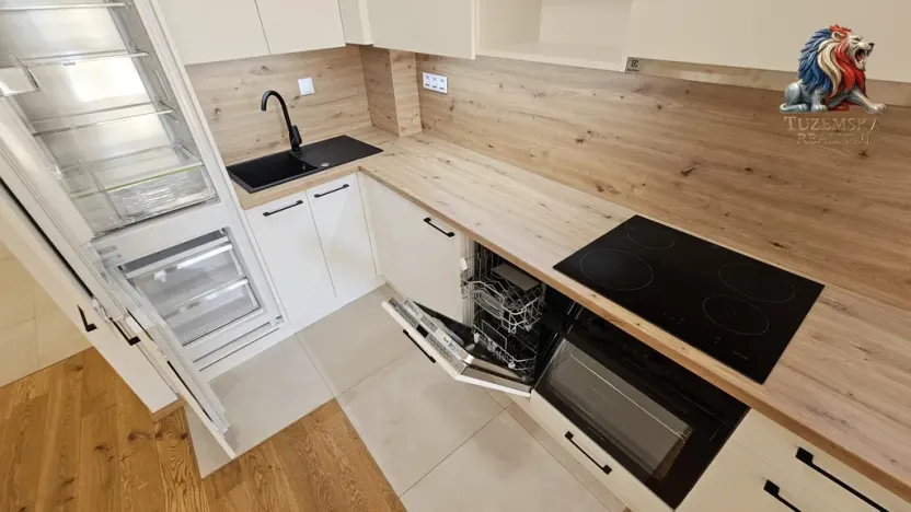 Prodej bytu 1+kk, Bystřice nad Pernštejnem, Masarykovo náměstí, 40 m2