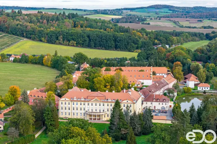 Prodej bytu 2+kk, Neveklov, Pod Radnicí, 56 m2