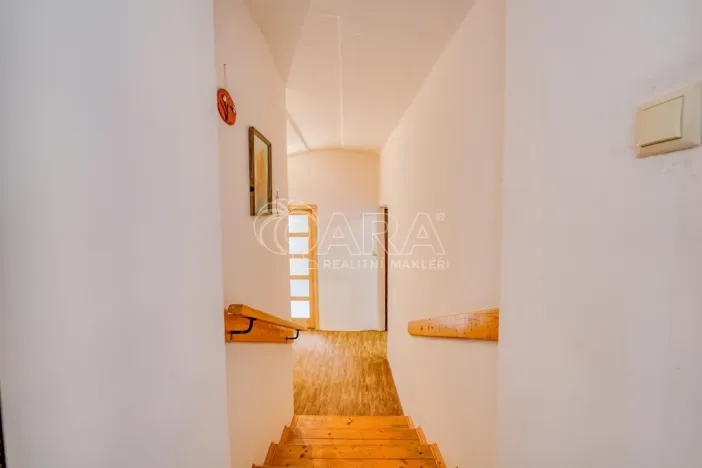 Prodej rodinného domu, Jinín, 245 m2