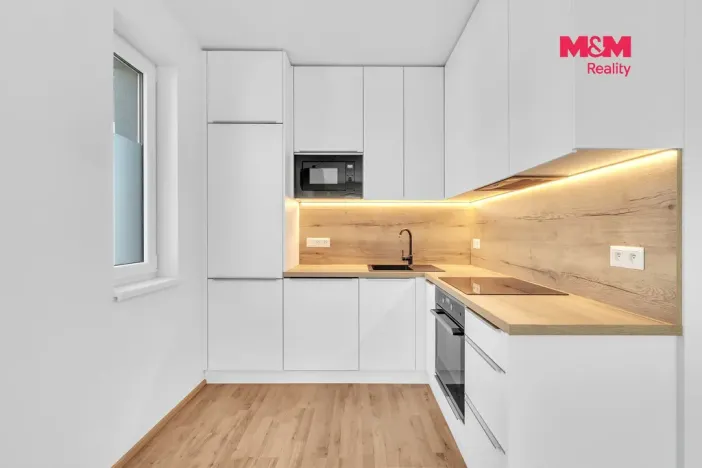 Pronájem bytu 2+kk, Chrudim - Chrudim IV, Luhanova, 50 m2