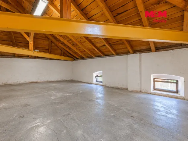 Prodej obchodního prostoru, Votice, Malé nám., 122 m2