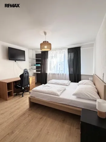 Prodej bytu 2+kk, Karlovy Vary, Horova, 86 m2