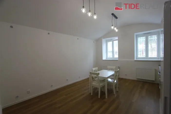 Pronájem bytu 2+kk, Praha, Svobodova, 50 m2