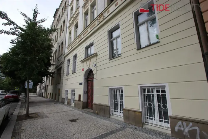 Pronájem bytu 2+kk, Praha, Svobodova, 50 m2