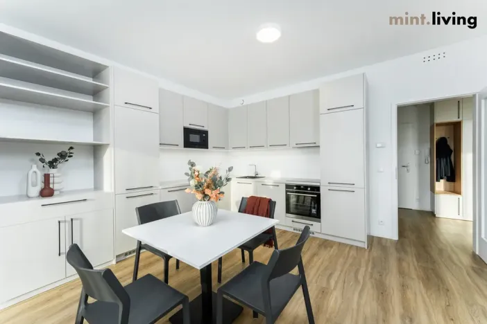 Pronájem bytu 4+kk, Praha - Vysočany, Odkolkova, 155 m2