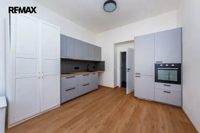 Pronájem bytu 1+kk, Praha - Nusle, Sinkulova, 26 m2