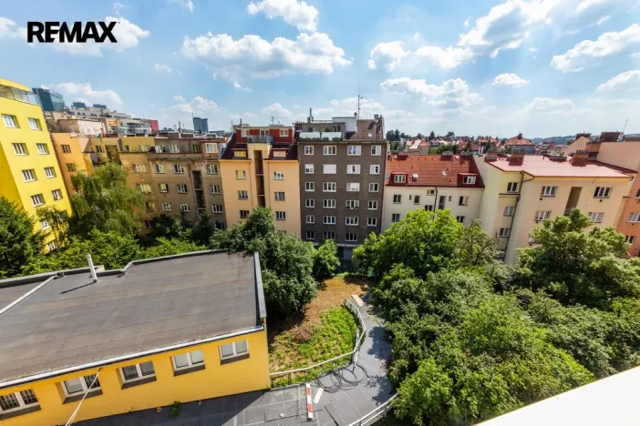 Pronájem bytu 1+kk, Praha - Nusle, Sinkulova, 26 m2