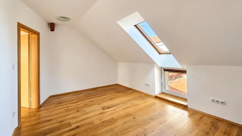 Pronájem bytu 2+kk, Třebotov, Hlavní, 80 m2