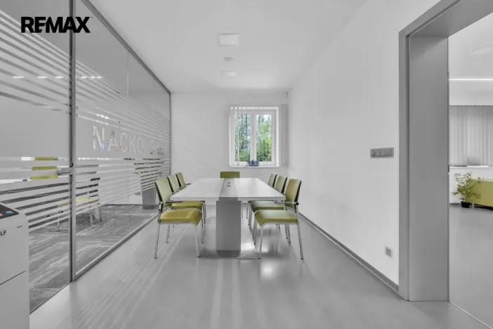 Pronájem kanceláře, Praha, Strakonická, 160 m2
