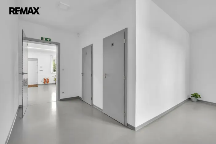 Pronájem kanceláře, Praha, Strakonická, 160 m2