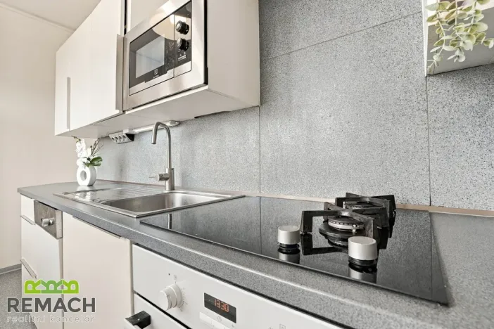 Prodej bytu 3+1, Zlín, třída Svobody, 58 m2