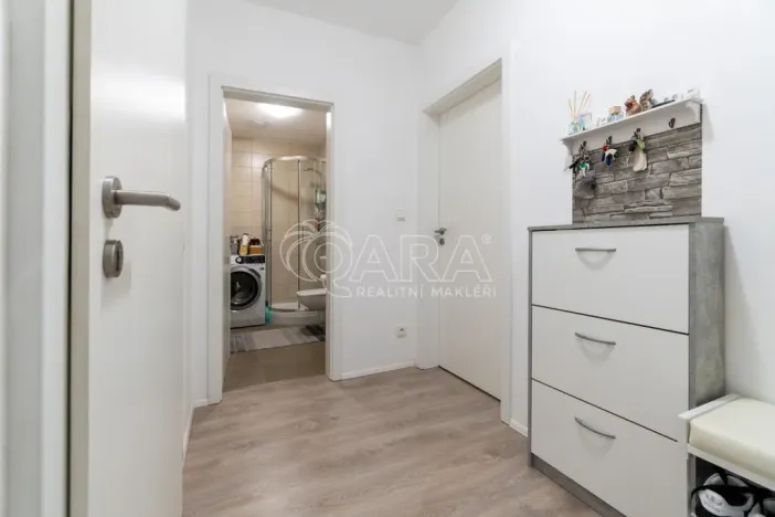Prodej bytu 2+kk, Milovice - Mladá, Armádní, 53 m2