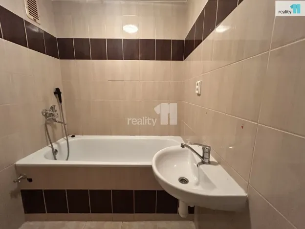 Prodej bytu 3+1, Praha - Horní Počernice, Běluňská, 73 m2