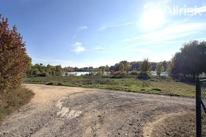 Prodej zahrady, Vojkovice, 910 m2