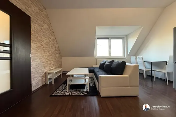 Pronájem bytu 2+kk, Železnice, Tyršova, 42 m2