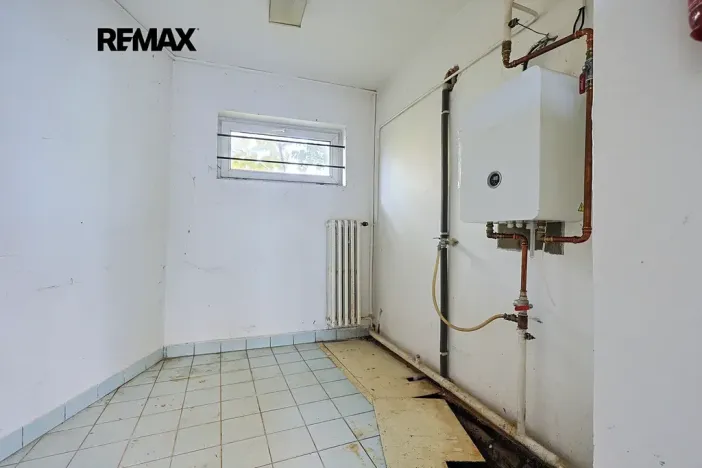 Pronájem obchodního prostoru, Plzeň, Na Roudné, 150 m2