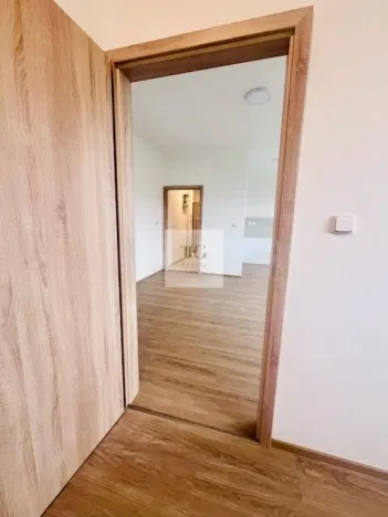 Prodej bytu 2+kk, Praha, Humpolecká, 44 m2