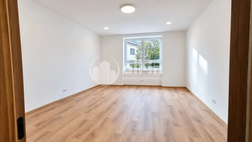 Pronájem kanceláře, Vyškov - Vyškov-Město, náměstí Obránců míru, 27 m2