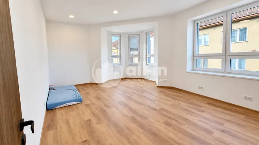 Pronájem kanceláře, Vyškov - Vyškov-Město, náměstí Obránců míru, 27 m2
