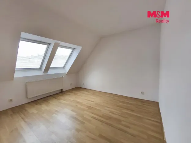 Pronájem kanceláře, Praha - Hloubětín, V Novém Hloubětíně, 162 m2