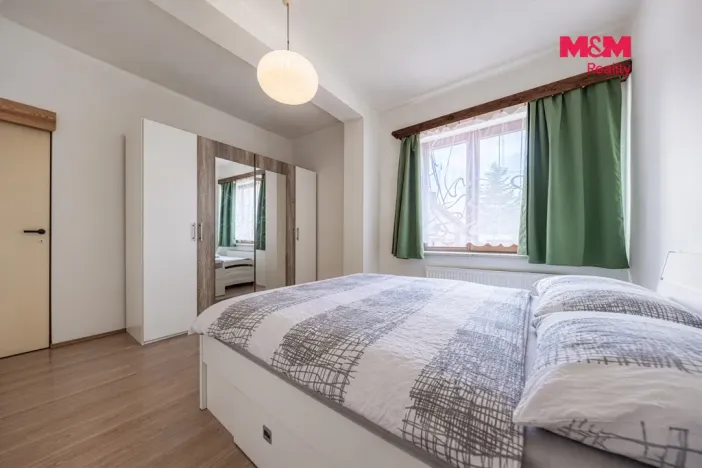 Prodej bytu 2+1, Rožďalovice, Náměstí, 61 m2