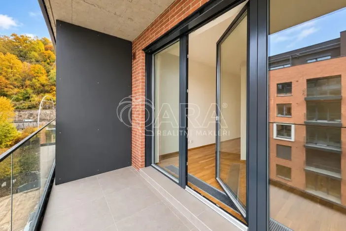 Pronájem bytu 1+kk, Praha - Karlín, Švarcova, 36 m2
