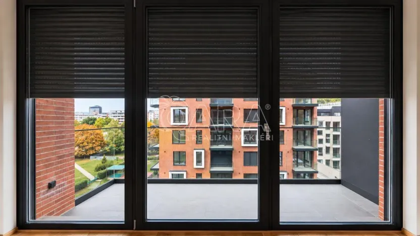 Pronájem bytu 1+kk, Praha - Karlín, Švarcova, 36 m2