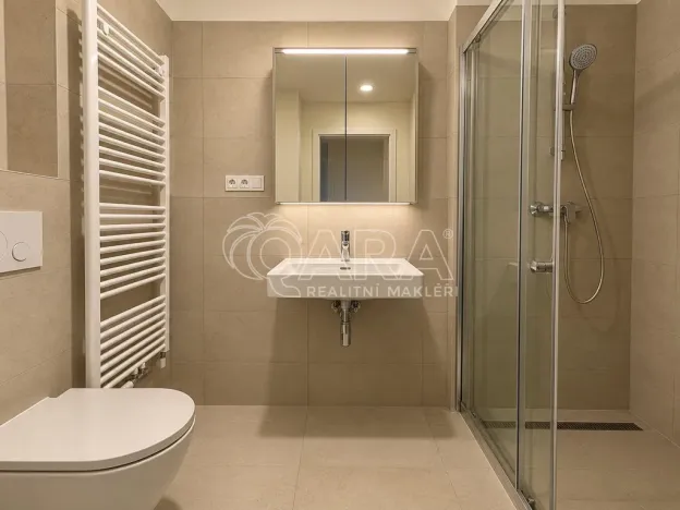 Pronájem bytu 1+kk, Praha - Karlín, Švarcova, 36 m2