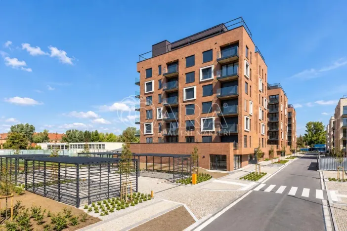 Pronájem bytu 1+kk, Praha - Karlín, Švarcova, 36 m2