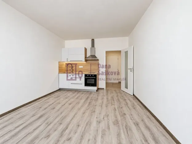 Pronájem bytu 1+kk, Jindřichův Hradec - Jindřichův Hradec II, Nádražní, 43 m2