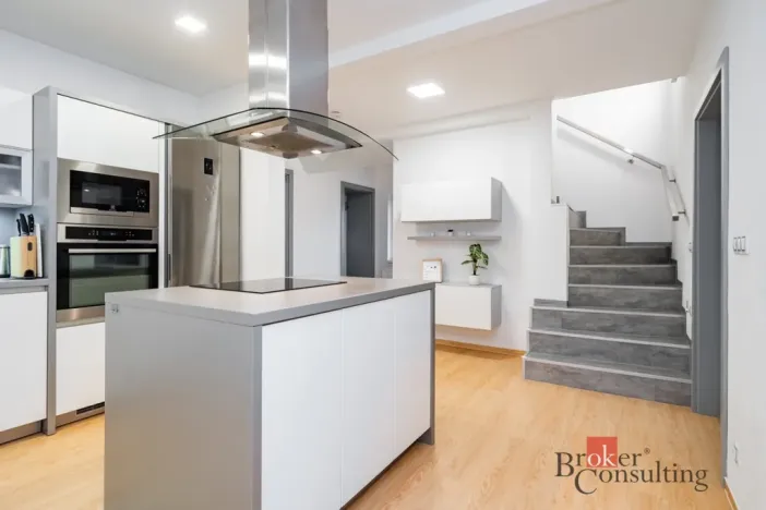 Prodej rodinného domu, Praha - Dolní Chabry, Bolebořská, 268 m2