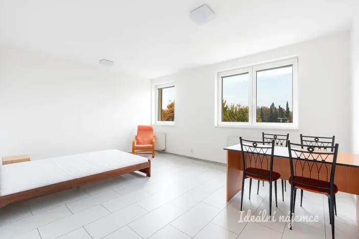 Pronájem bytu 2+kk, Praha - Suchdol, Brandejsovo náměstí, 54 m2