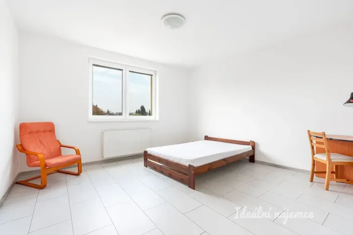 Pronájem bytu 2+kk, Praha - Suchdol, Brandejsovo náměstí, 54 m2