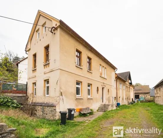 Prodej činžovního domu, Dolní Zálezly, Mírové náměstí, 250 m2