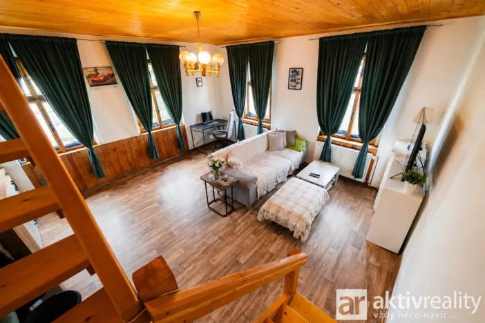 Prodej činžovního domu, Dolní Zálezly, Mírové náměstí, 250 m2