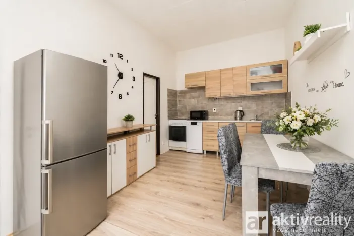 Prodej činžovního domu, Dolní Zálezly, Mírové náměstí, 250 m2