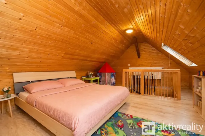 Prodej činžovního domu, Dolní Zálezly, Mírové náměstí, 250 m2