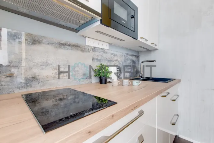 Pronájem bytu 1+kk, Praha - Smíchov, Plzeňská, 31 m2