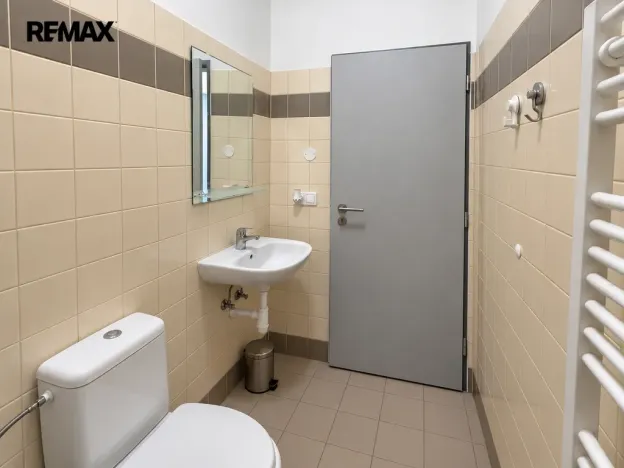 Pronájem bytu 1+kk, Praha - Libeň, V Holešovičkách, 26 m2