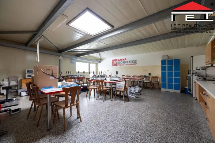 Prodej výrobních prostor, Borotice, 1821 m2