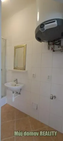 Pronájem bytu 1+kk, Praha - Nusle, Jaurisova, 32 m2