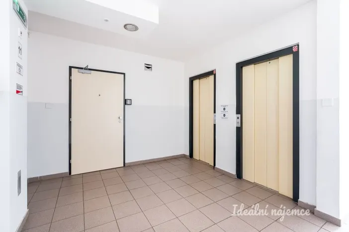 Pronájem bytu 2+kk, Praha - Ruzyně, Ciolkovského, 41 m2