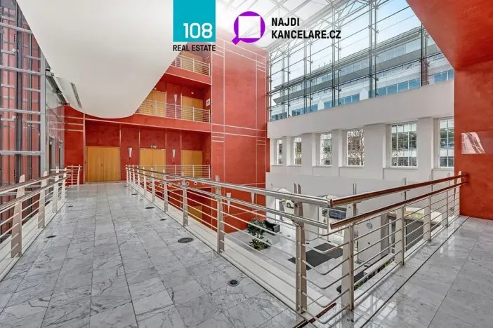 Pronájem kanceláře, Praha - Karlín, Křižíkova, 747 m2
