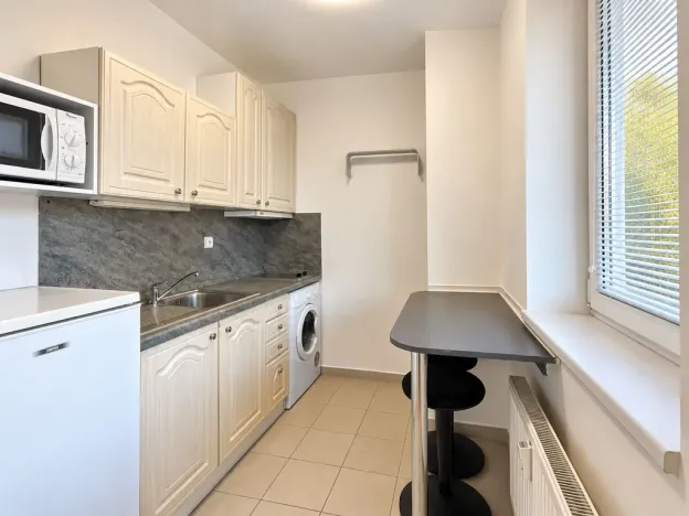Pronájem bytu 1+kk, Praha - Troja, Vřesová, 26 m2
