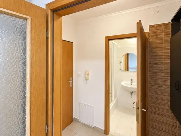 Pronájem bytu 1+kk, Praha - Troja, Vřesová, 26 m2