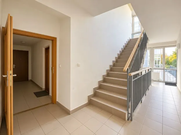 Pronájem bytu 1+kk, Praha - Troja, Vřesová, 26 m2