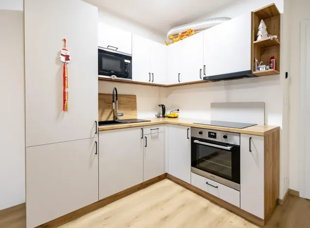 Prodej bytu 1+kk, Praha - Háje, Sochorcova, 33 m2